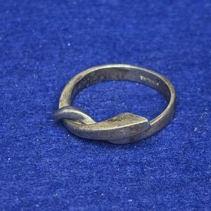 Silver Overlapping Knot Ring